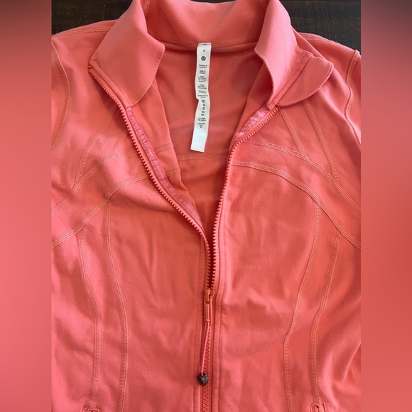 Lululemon Athletica Align Jacket in Raspberry Cream Size:8 HARDLY WORN - Picture 8 of 8